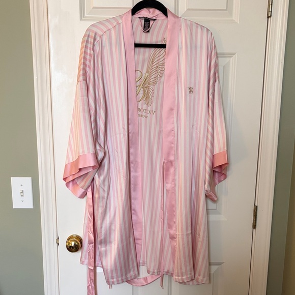Victoria's Secret | Intimates & Sleepwear | Victorias Secret Pink And ...